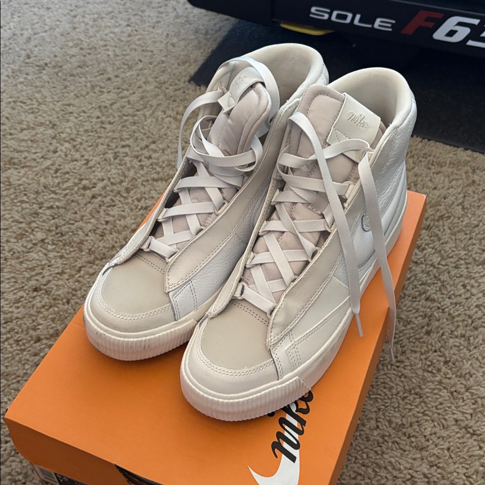 NIKE Blazer Mid Victory